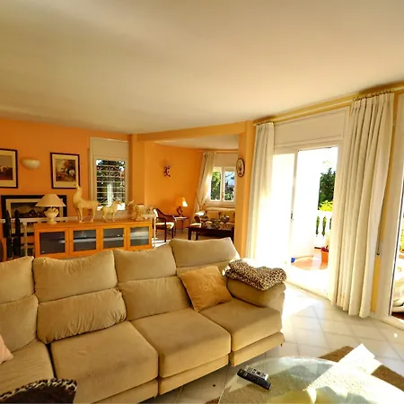 Paradise House Villa *